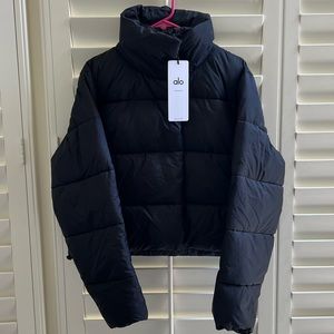 Alo gold rush puffer jacket size M